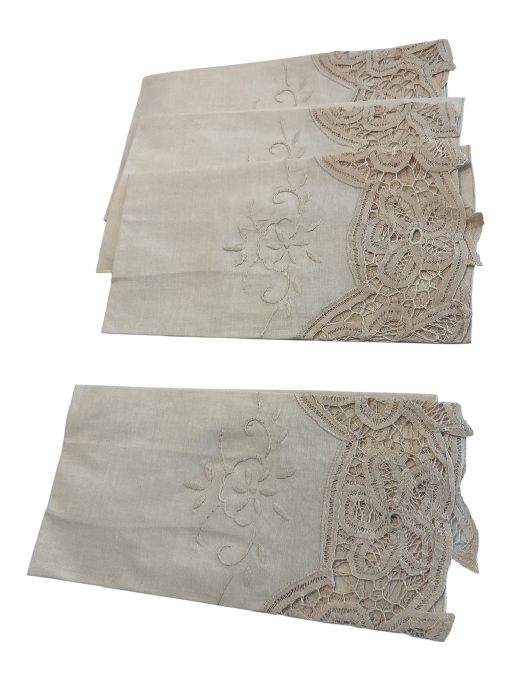SET OF 4 NWOT COTTON GUEST TOWELS W FLORAL EMBROIDERY & BATTENBERG LACE 13”X22”